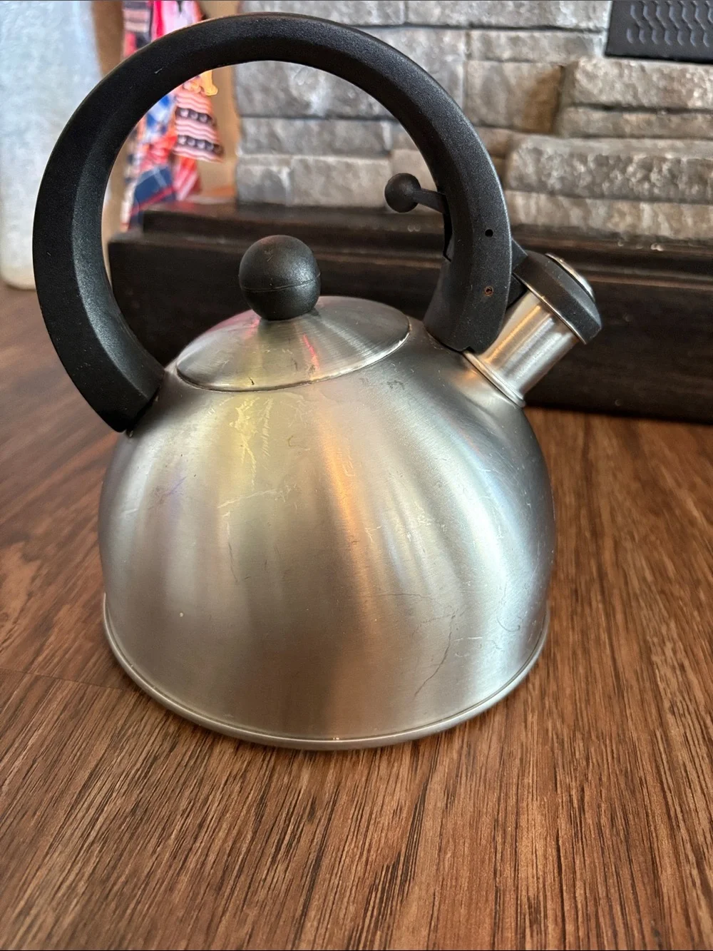 Stainless Steel Whistling Tea Kettle with Black Handle - Home Kitchen
